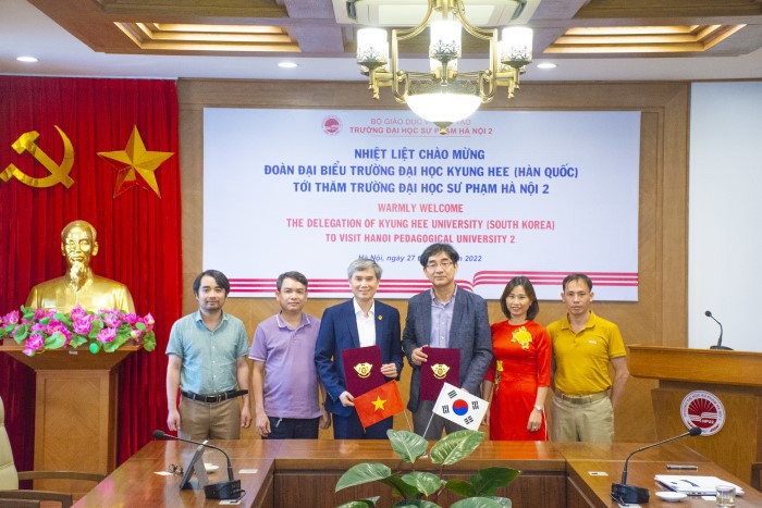 Đoàn công tác Đại học Kyung Hee (Hàn Quốc) đến thăm và làm việc tại Trường ĐHSP Hà Nội 2