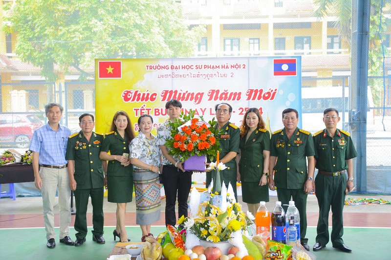 Lao students have traditional Tet Bunpimay at Hanoi Pedagogical University 2